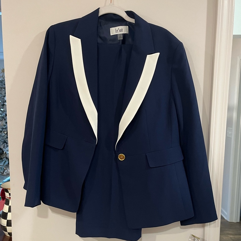 NWT Le Suit Indigo/Vanilla Ice Pantsuit Classic Career Boss Statement